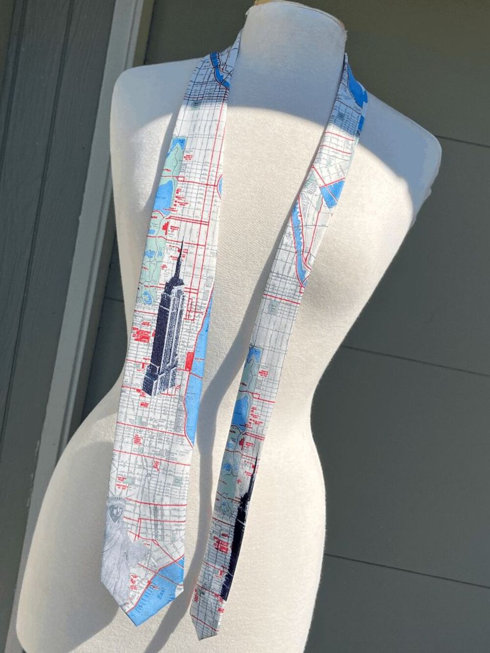 VTG NYC New York City Map Necktie Empire State Statue Liberty Novelty Tie